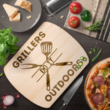 Grillers_Do_It_Outdoors_Wood_Cutting_Boa_Light_H_Lifestyle_Mockup.png